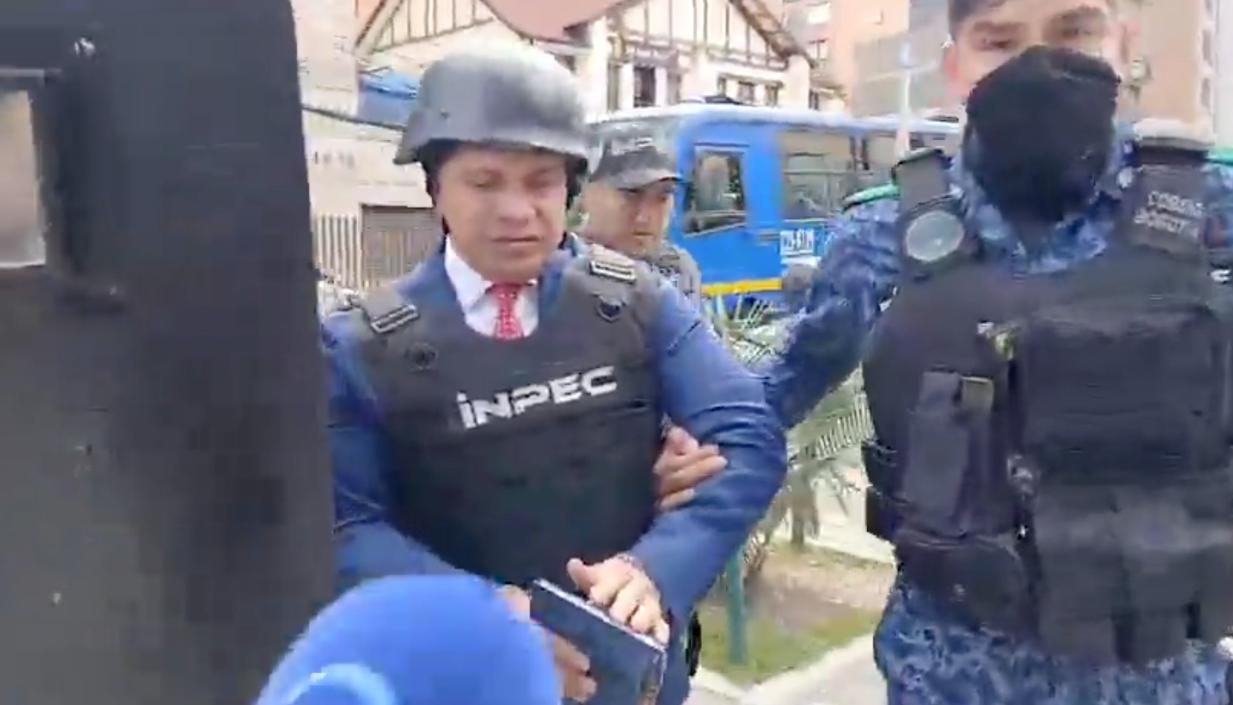 Sneyder Pinilla al llegar escoltado por el Inpec a la Corte Suprema de Justicia. 