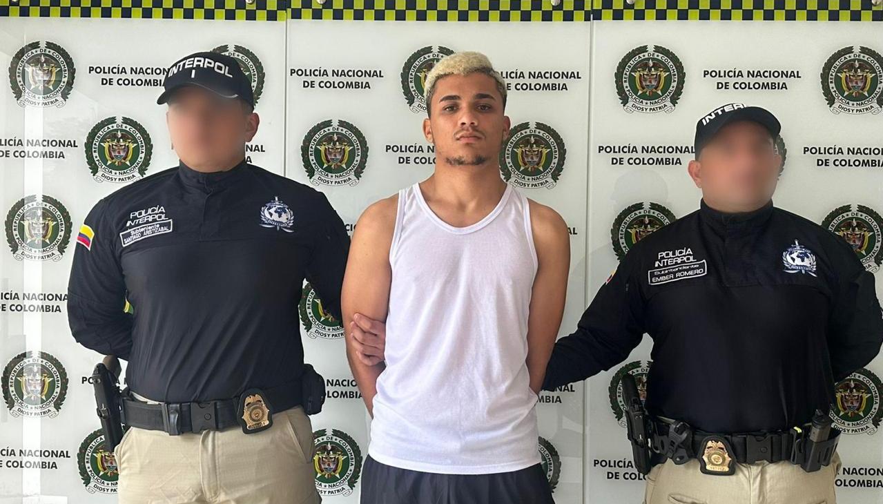 Carlos Mejía Hernández tras ser capturado por la Interpol, en Barrancabermeja. 