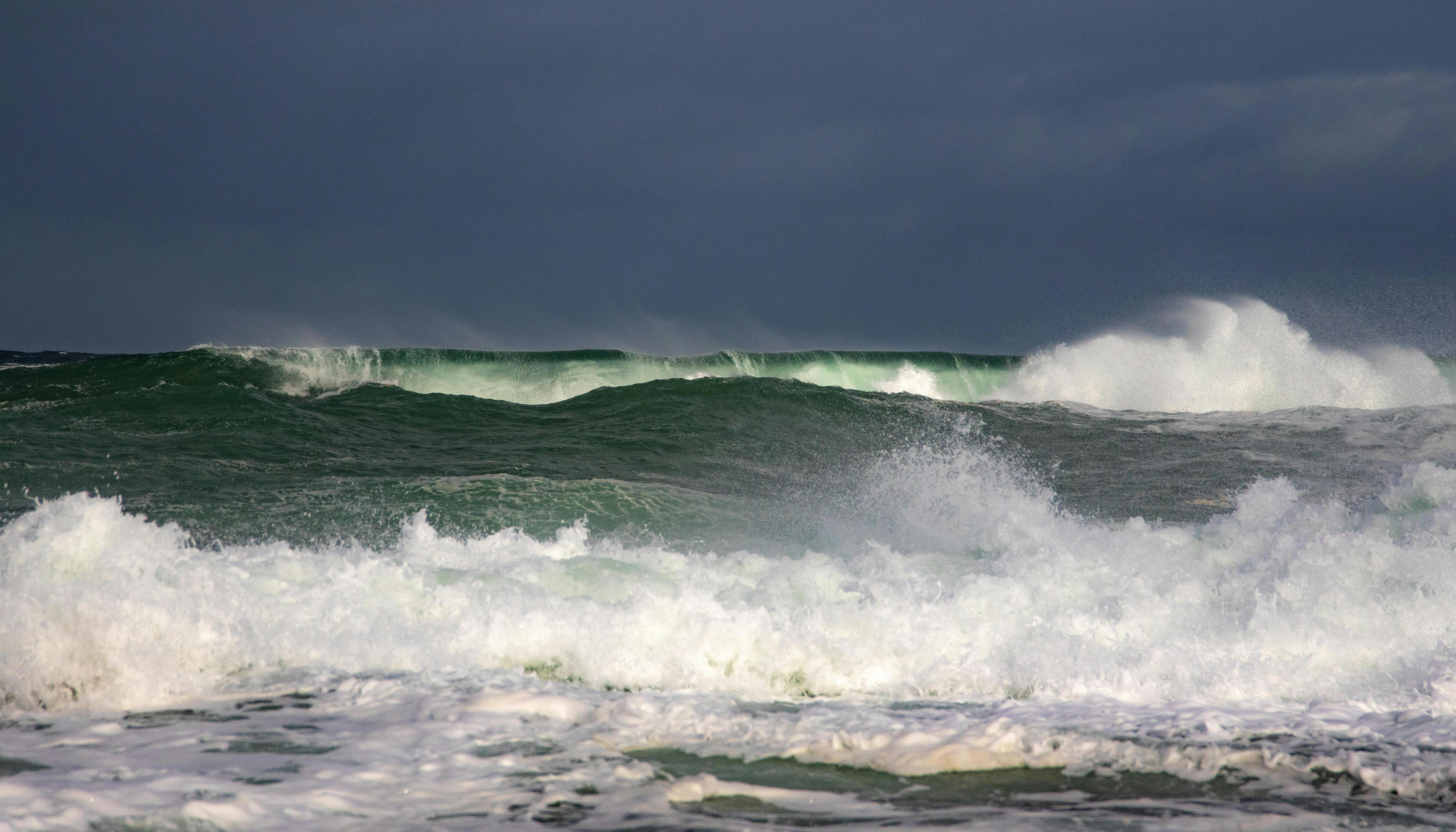 Los tsunamis pueden ser generados por un sismo, deslizamiento marino y hasta por la caída de un meteorito. 