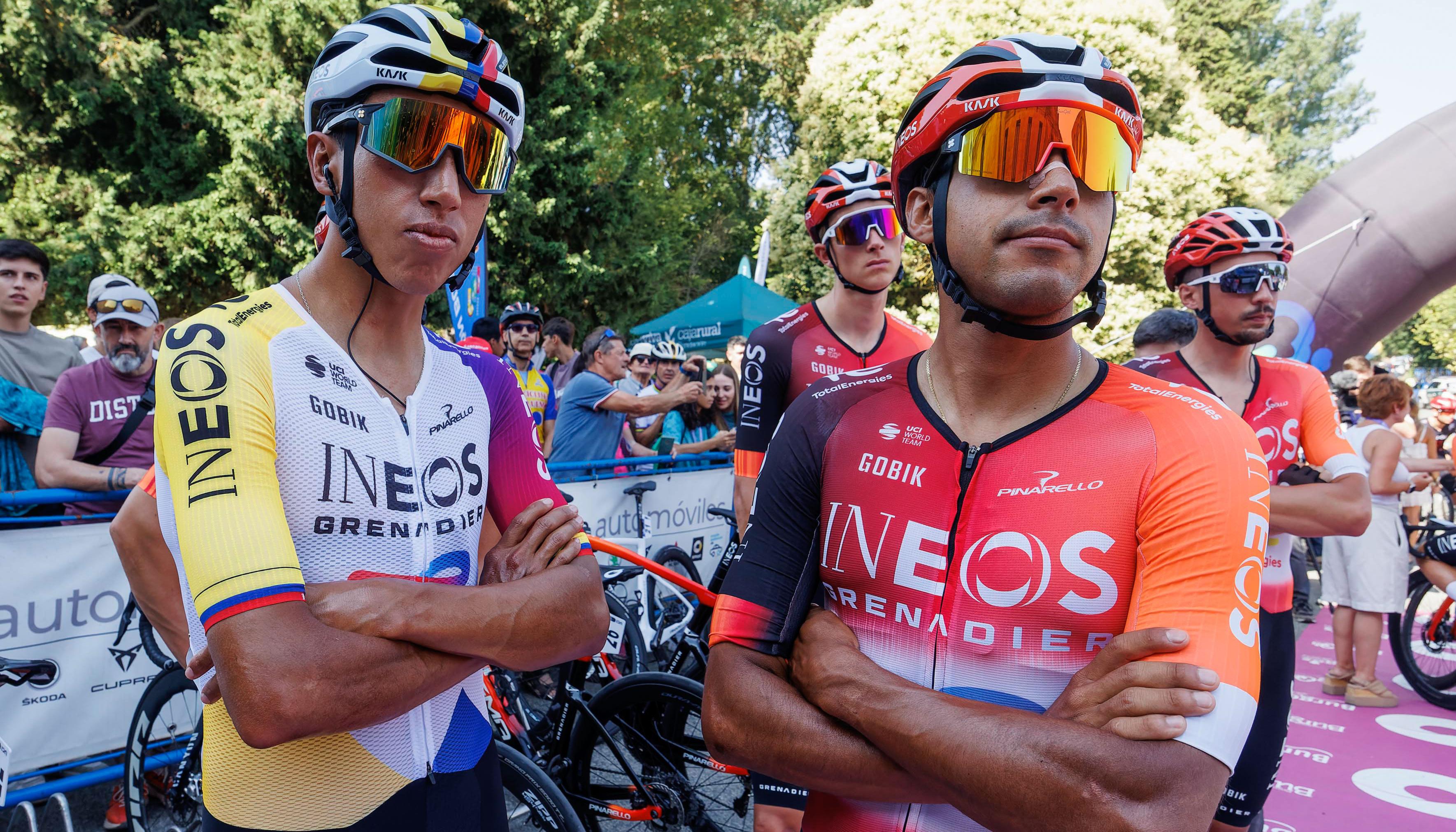 El colombiano Egan Bernal y su compañero de equipo Brandon Rivera.