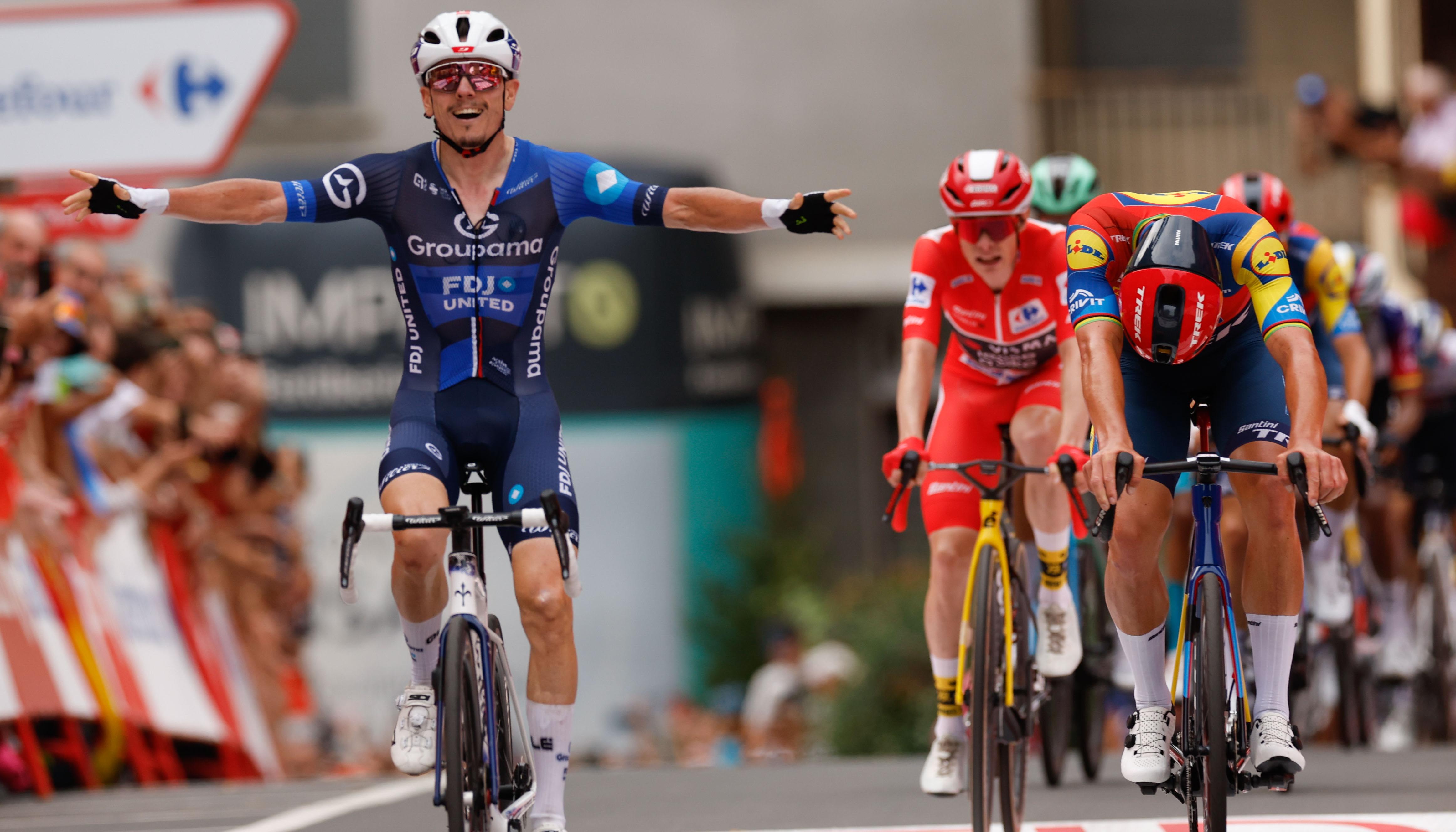 David Gaudu celebra tras ganar la tercera etapa de la Vuelta a España.