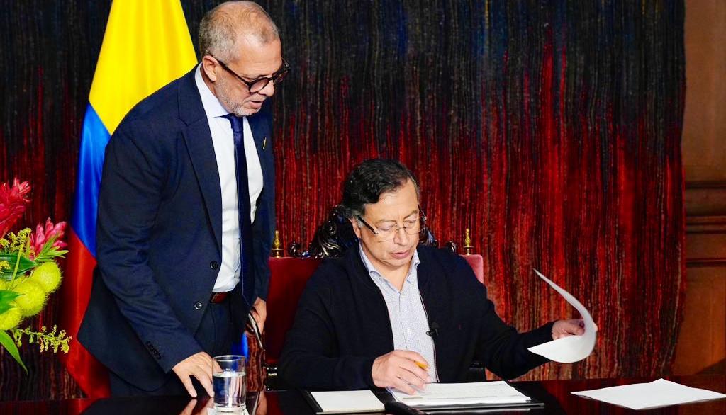 Alfredo Saade y el Presidente Petro.