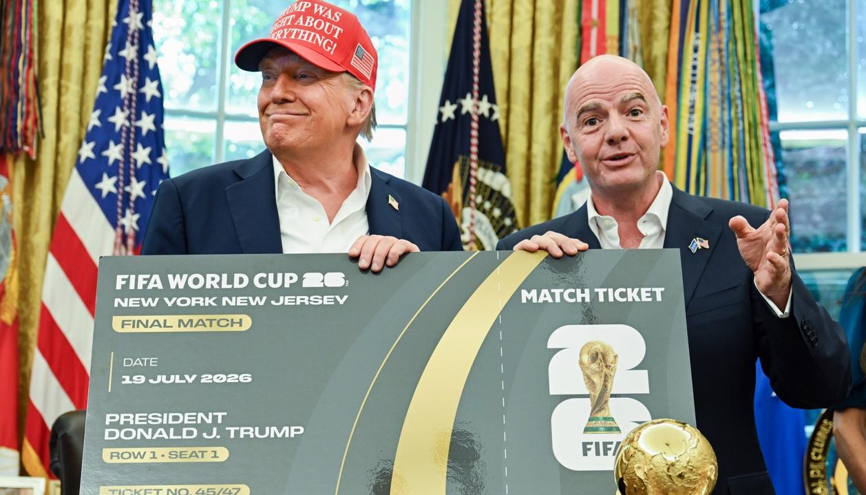 Donald Trump con el presidente de la FIFA, Gianni Infantino. 