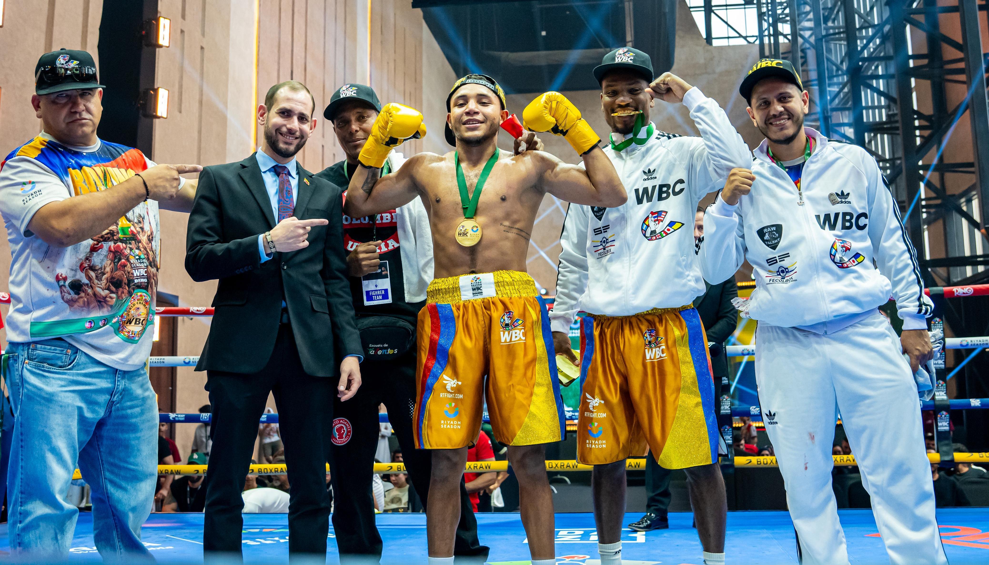 El colombiano Carlos Utria tras su victoria sobre el canadiense Spencer Wilcox. 