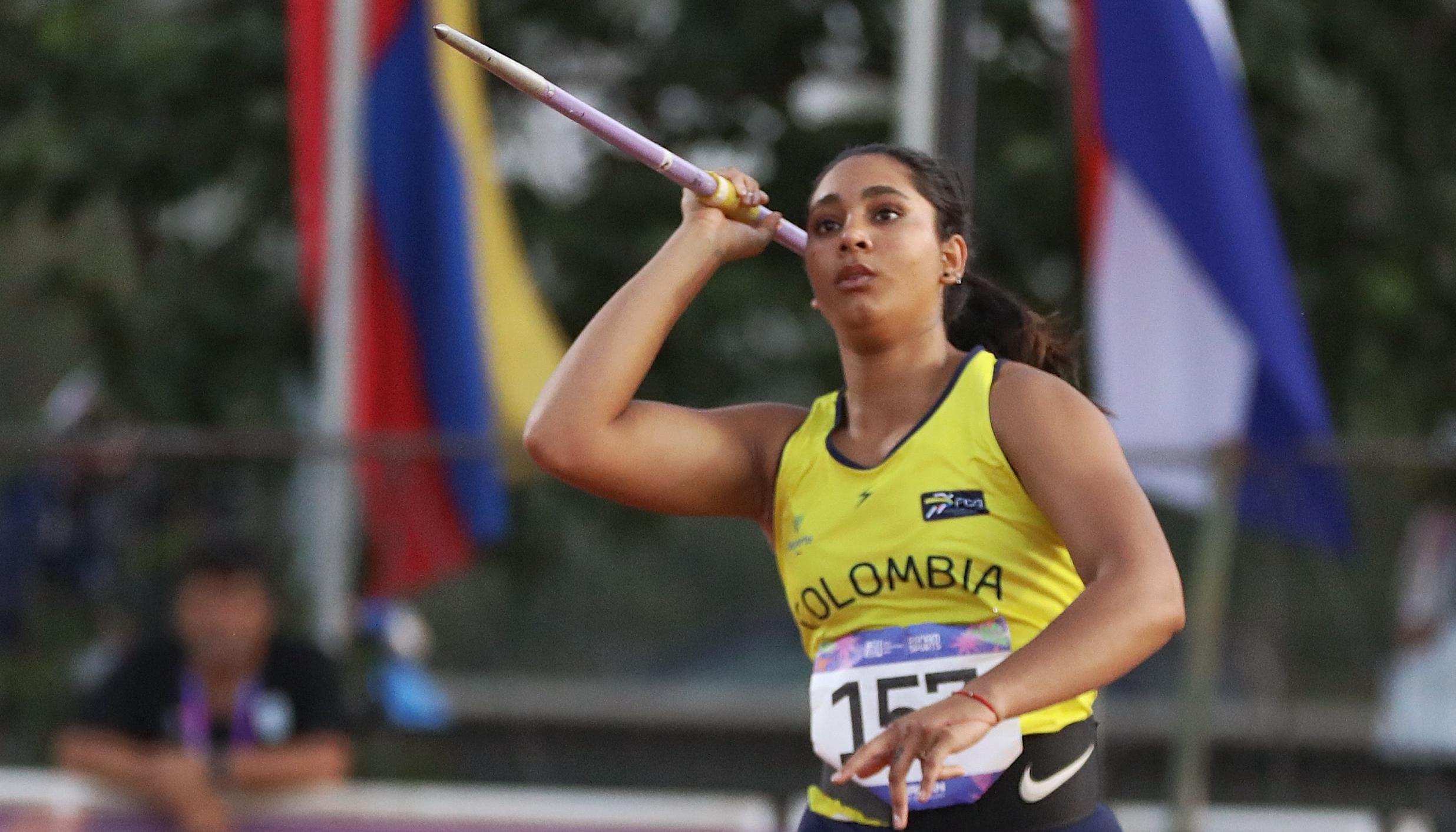 Valentina Barrios, oro en lanzamiento de jabalina. 