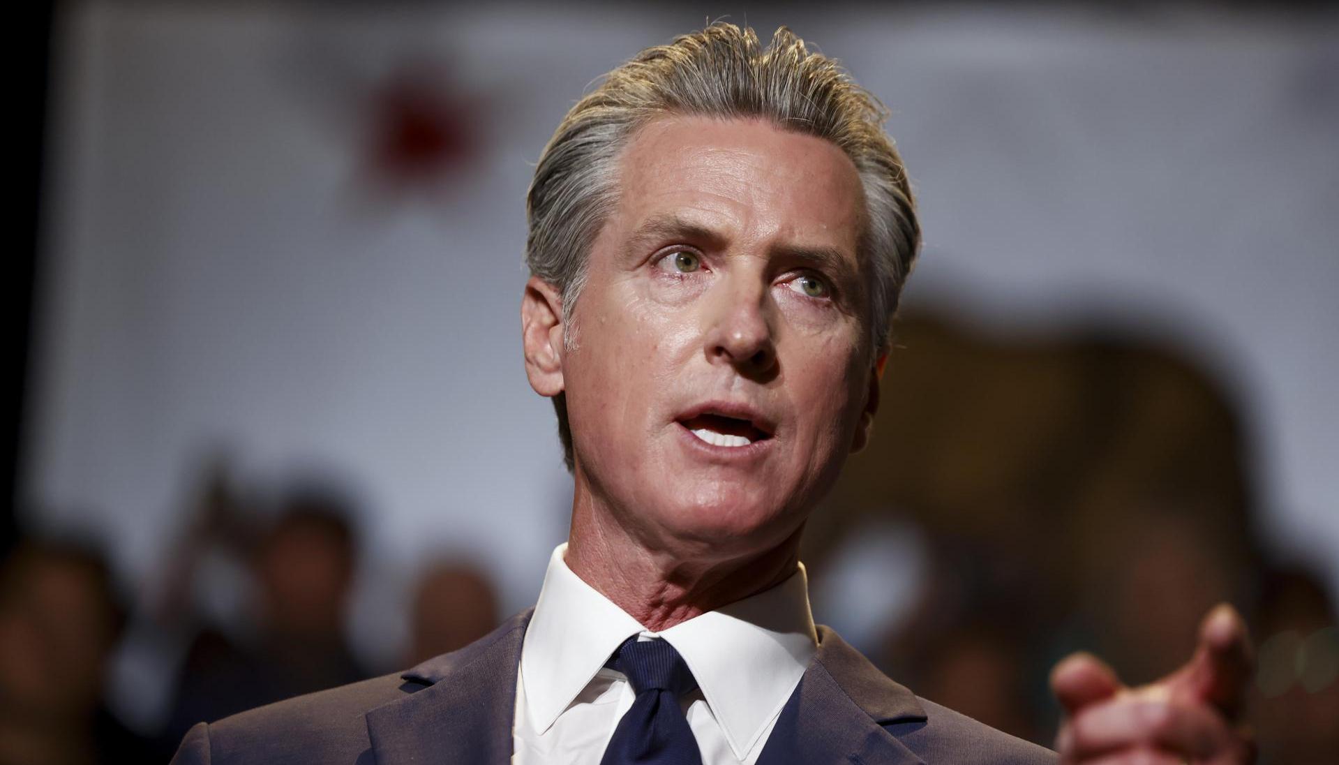 Gobernador de California, Gavin Newsom.