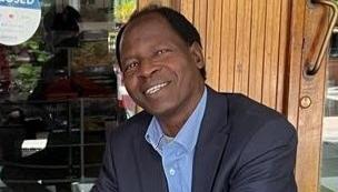 Akol Miyen Kuol, periodista y poeta de Sudán del sur.