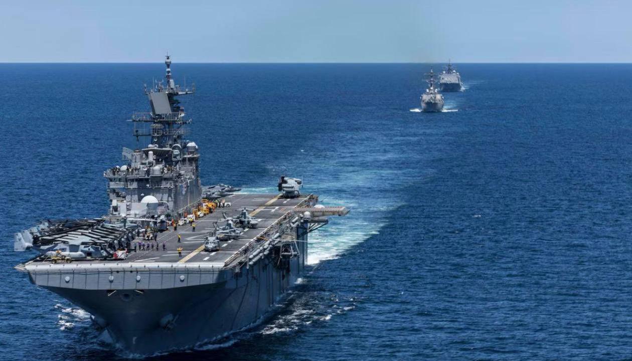 Buques y portaviones estadounidenses. 