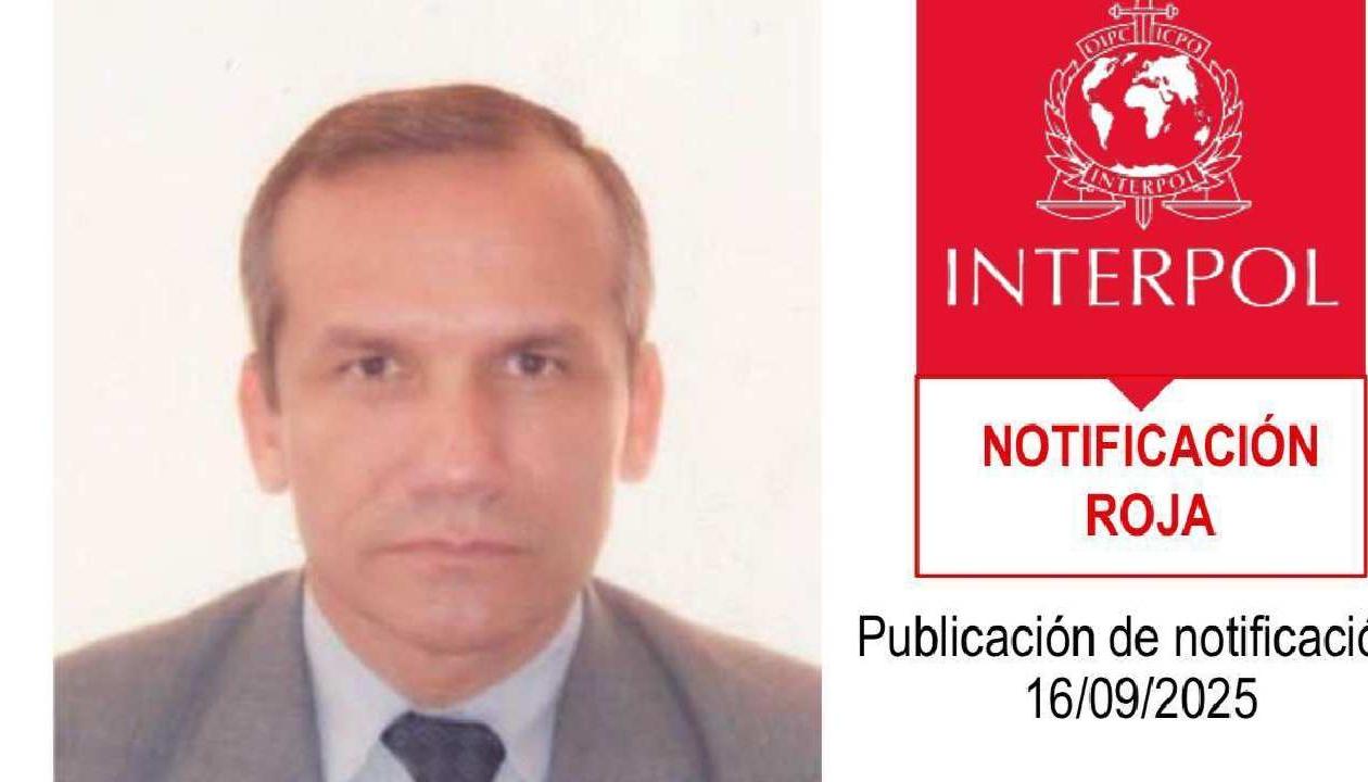 La notificación roja de Carlos Ramón González.