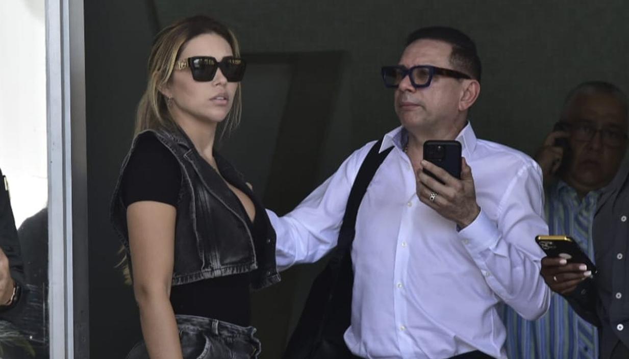 Daysuris Vásquez y el abogado Alait Freja.