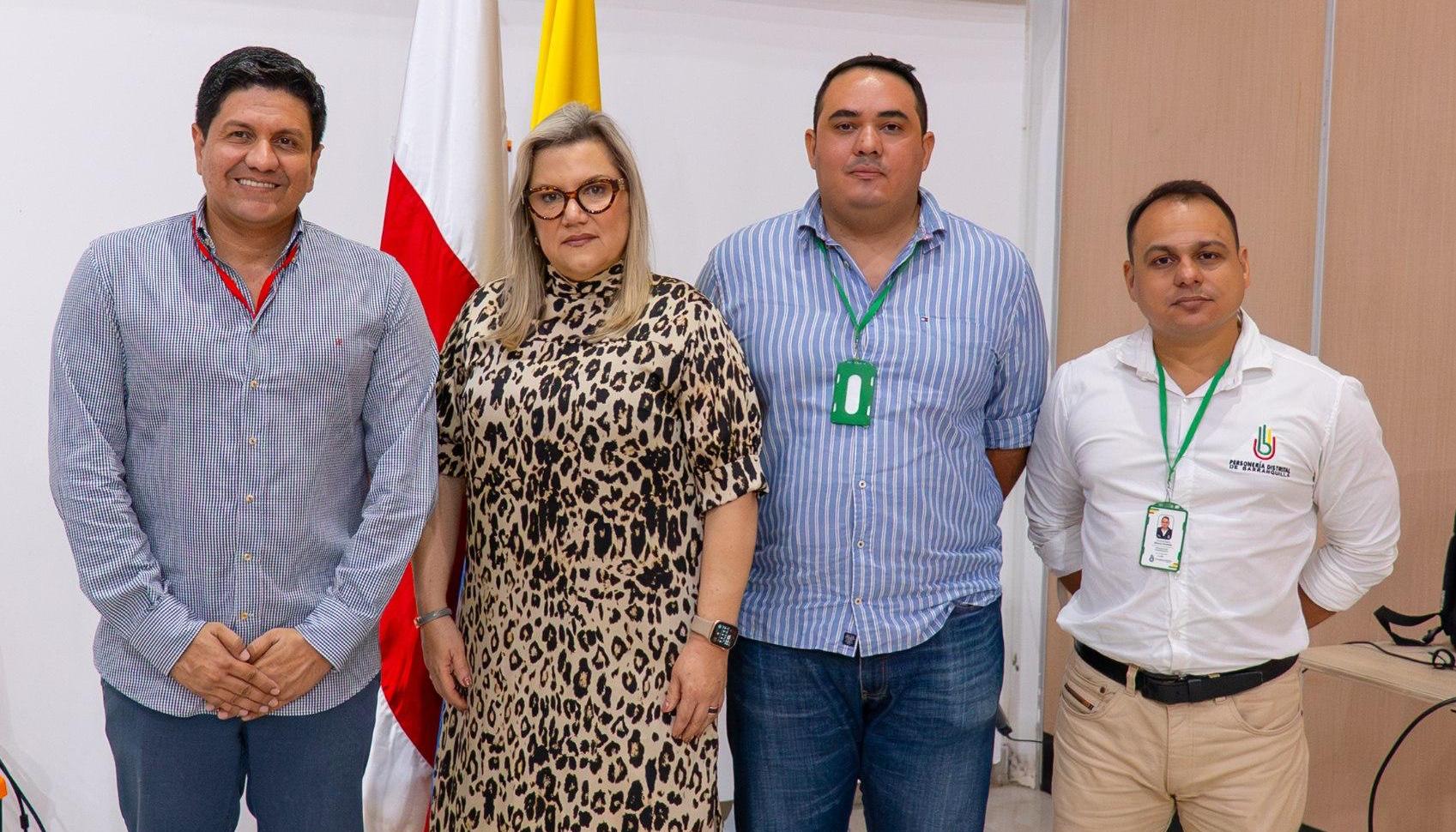 Rectora encargada de Uniatlántico con los delegados de Contraloría y Personería.