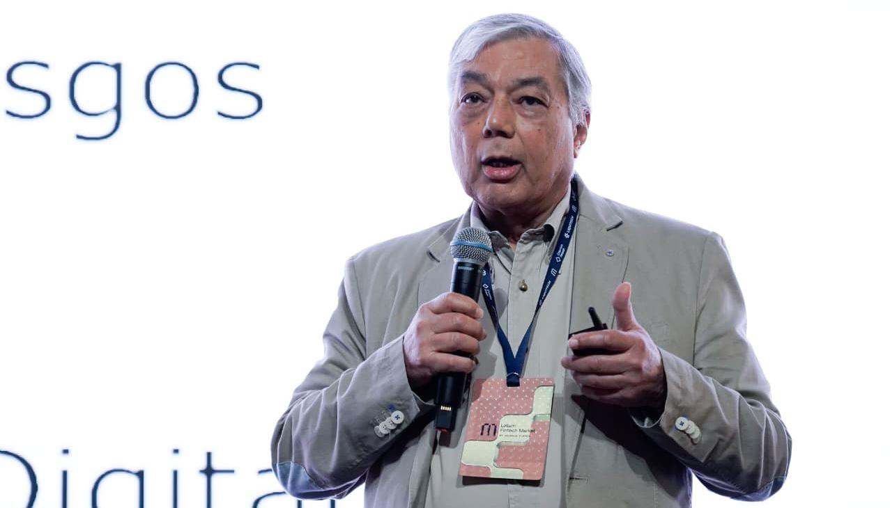 El Superintendente Financiero César Ferrari.