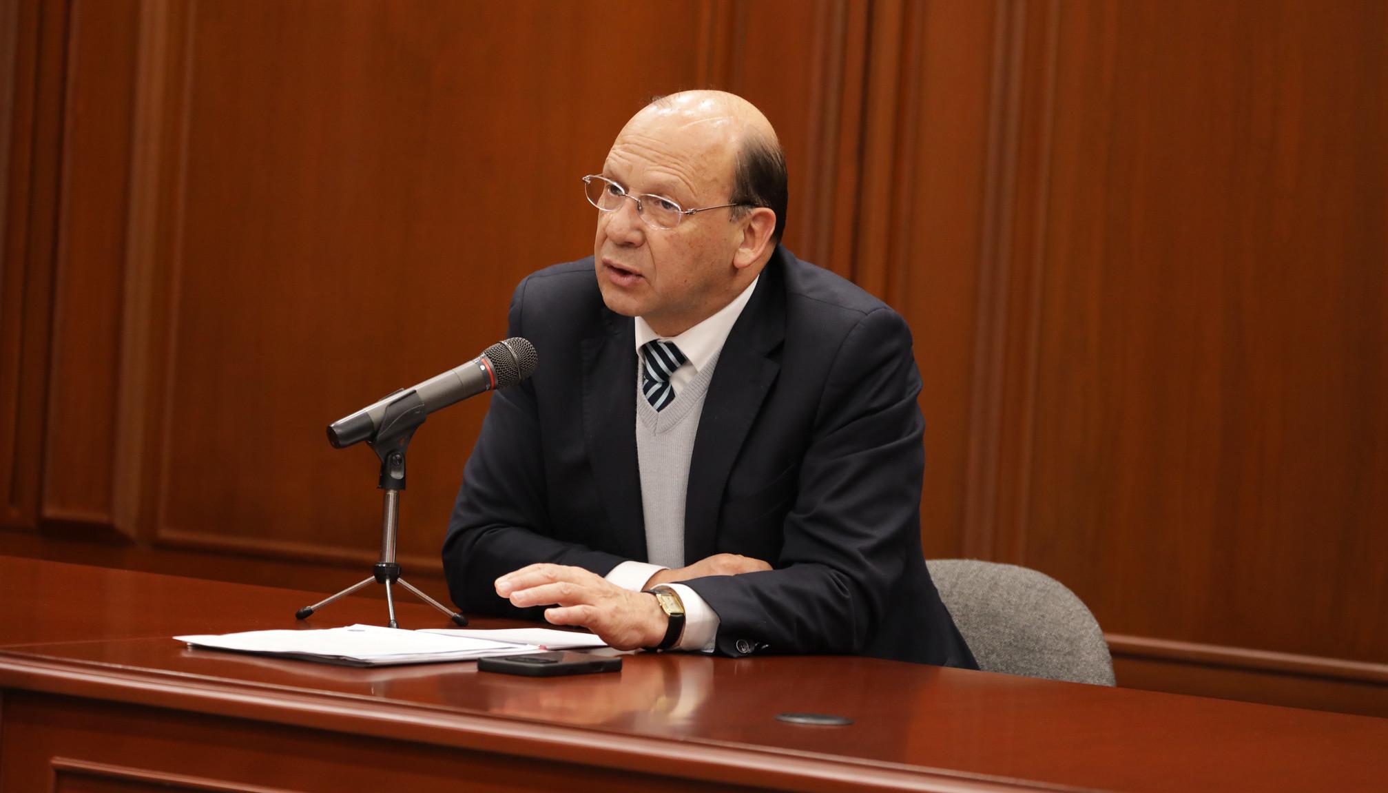 Germán Ávila, Ministro de Hacienda.