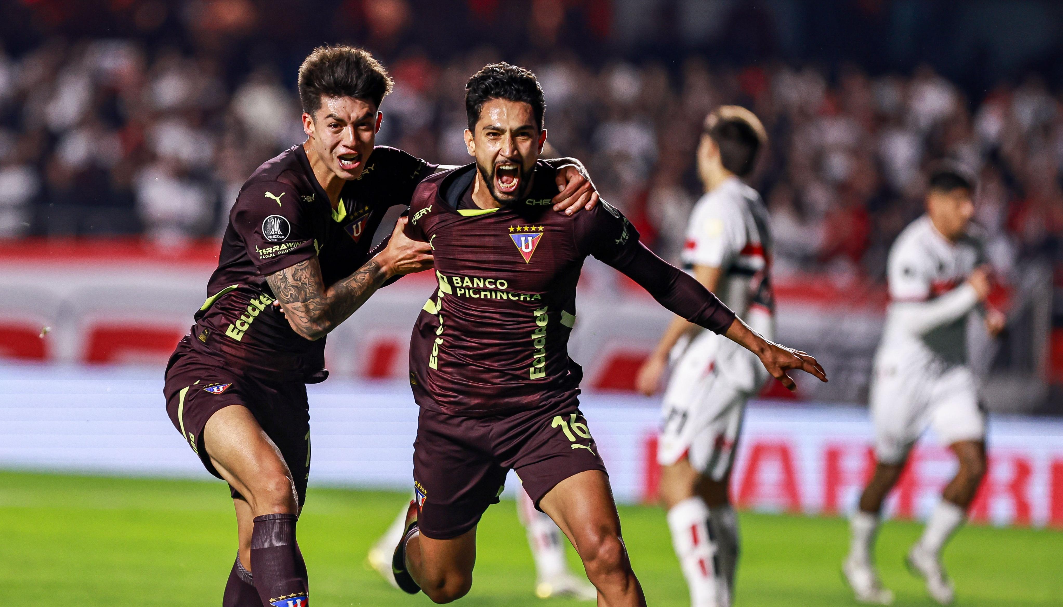 Jeison Medina celebrando su anotación.