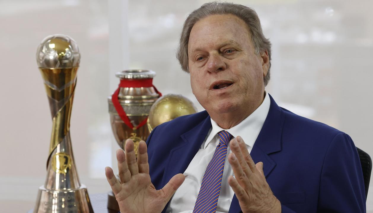 El presidente de la Federación Colombiana de Fútbol (FCF), Ramón Jesurun.