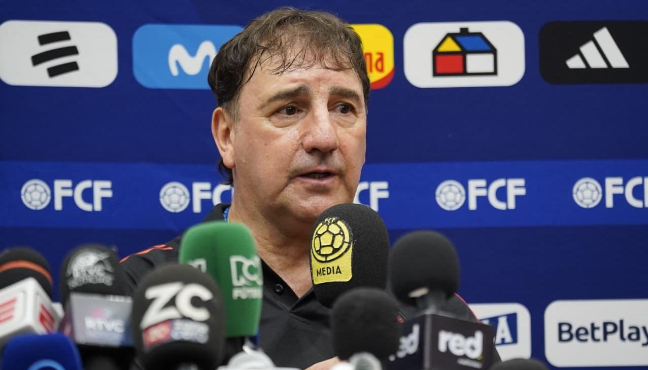 El entrenador Néstor Lorenzo en rueda de prensa.