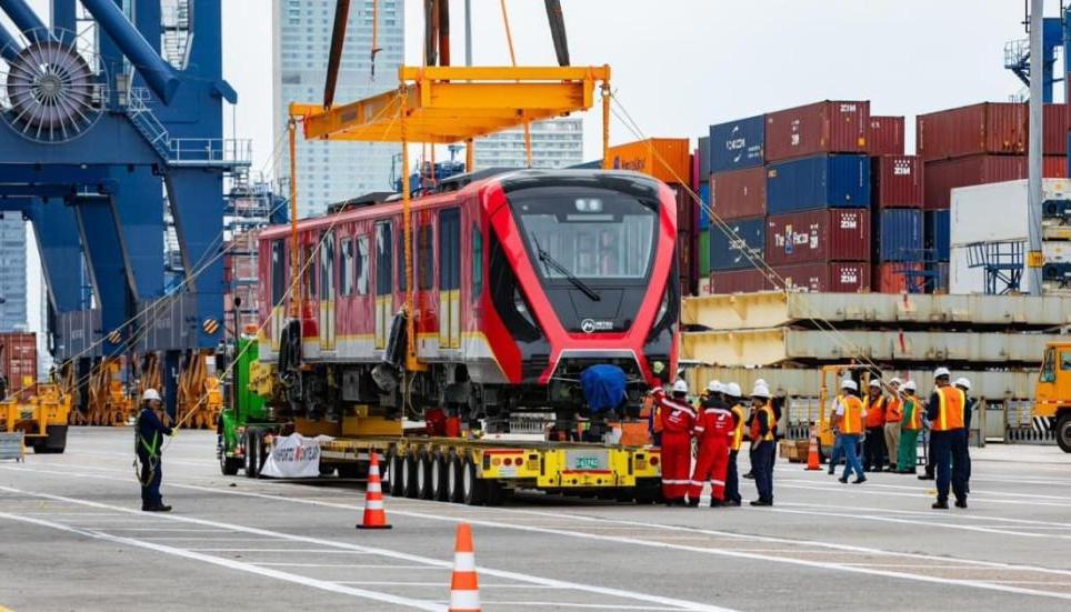 Primer tren de la Línea 1 del Metro de Bogotá. 