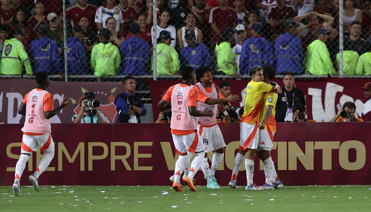 Celebración de uno de los goles de Luis Suárez.