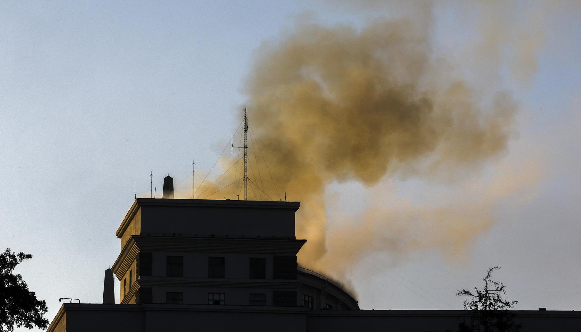 Edificio alcanzado por un dron ruso en Kiev durante la peor ofensiva de Rusia con ese tipo de artefactos en Ucrania.