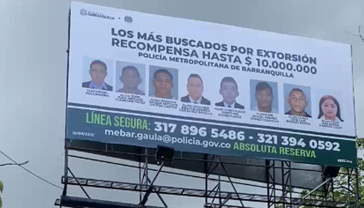 Valla con rostro de los 8 más buscados por extorsión en Barranquilla 
