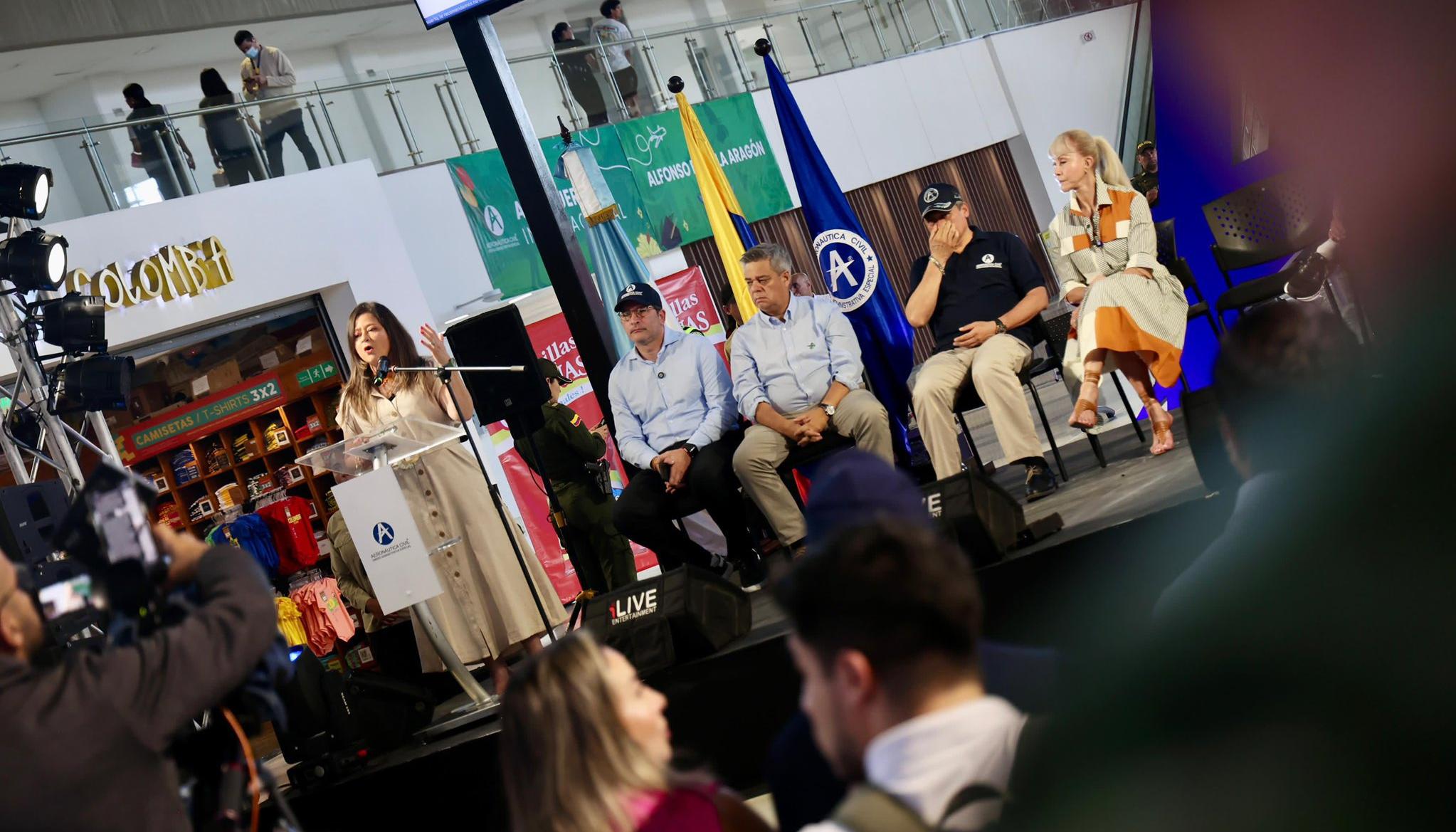 Ministra de Transporte, María Fernanda Rojas, durante el anuncio sobre el Aeropuerto Alfonso Bonilla Aragón.