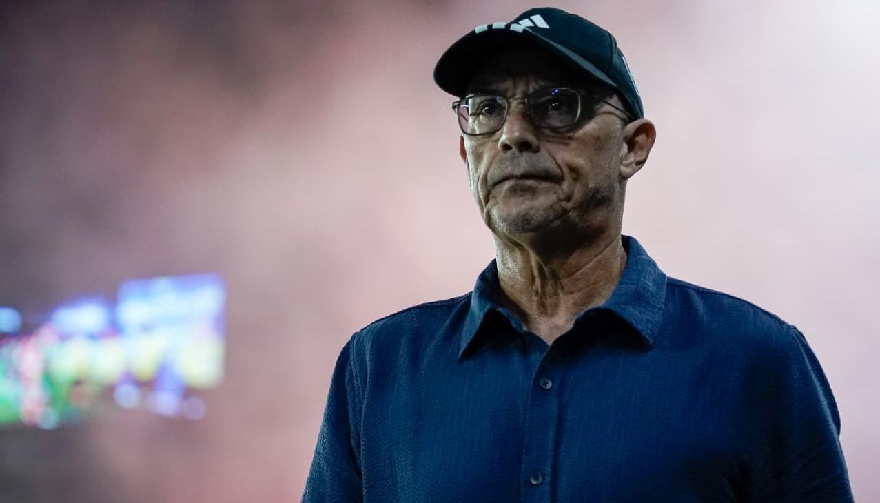 Alfredo Arias, técnico del Junior durante el partido contra La Equidad.