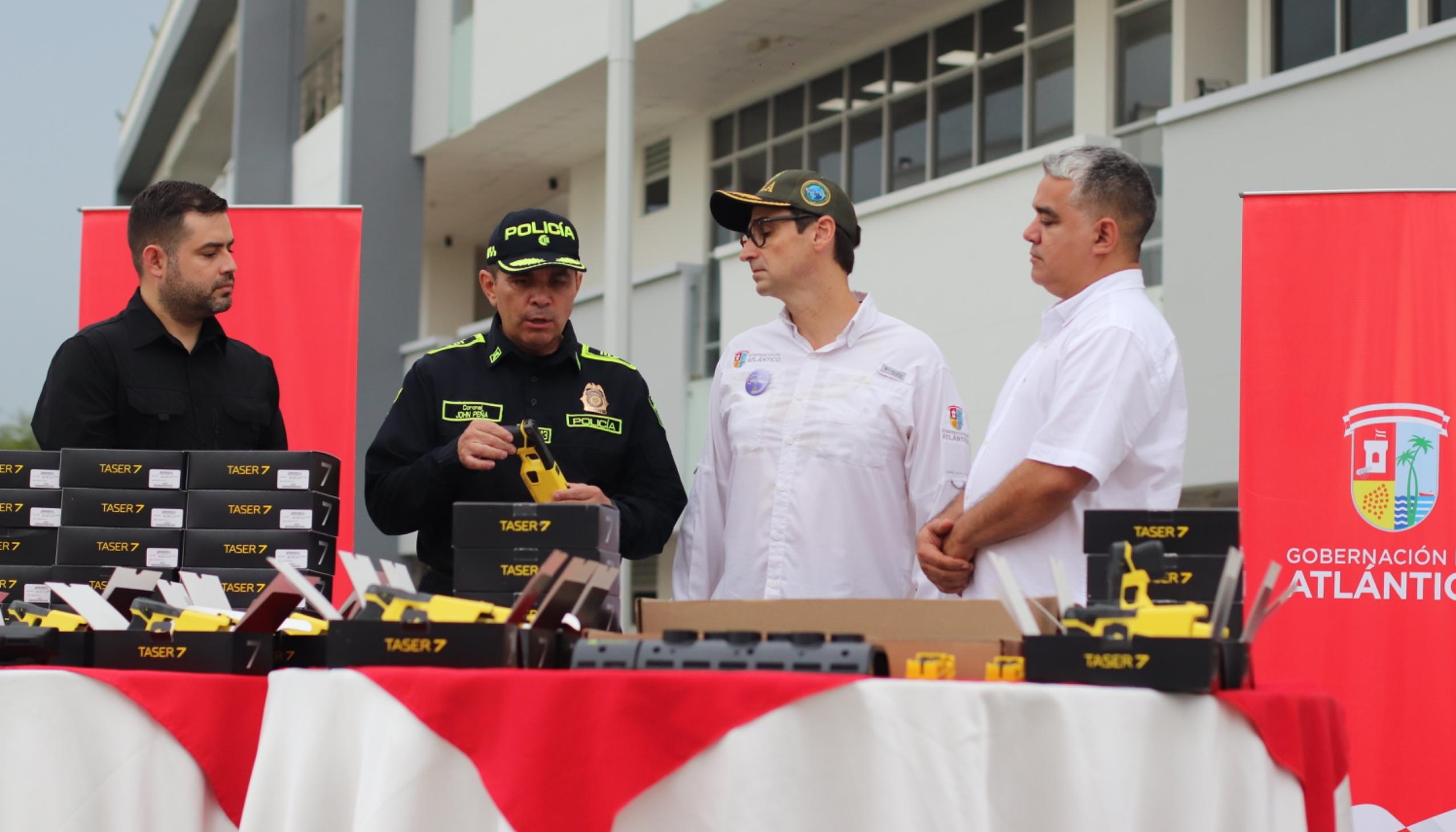 Equipos tecnológicos entregados.