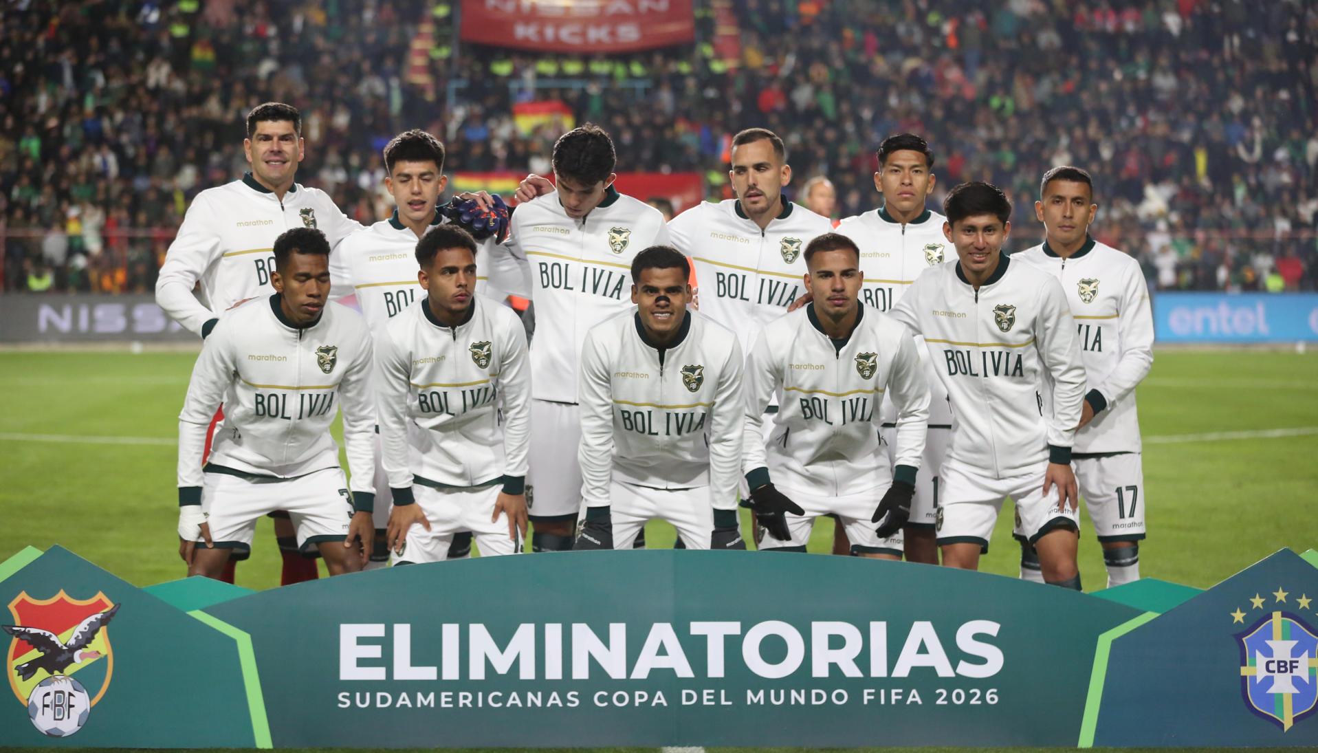 Alineación titular de Bolivia en el partido contra Brasil.