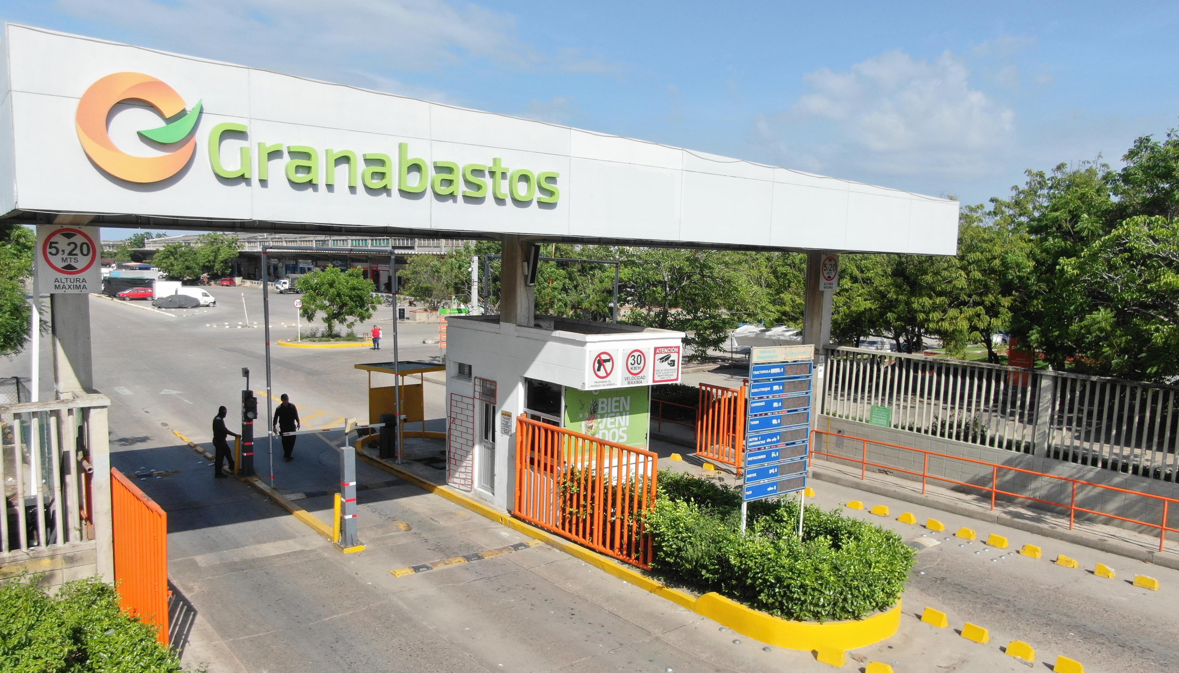 Fachada de Granabastos. 