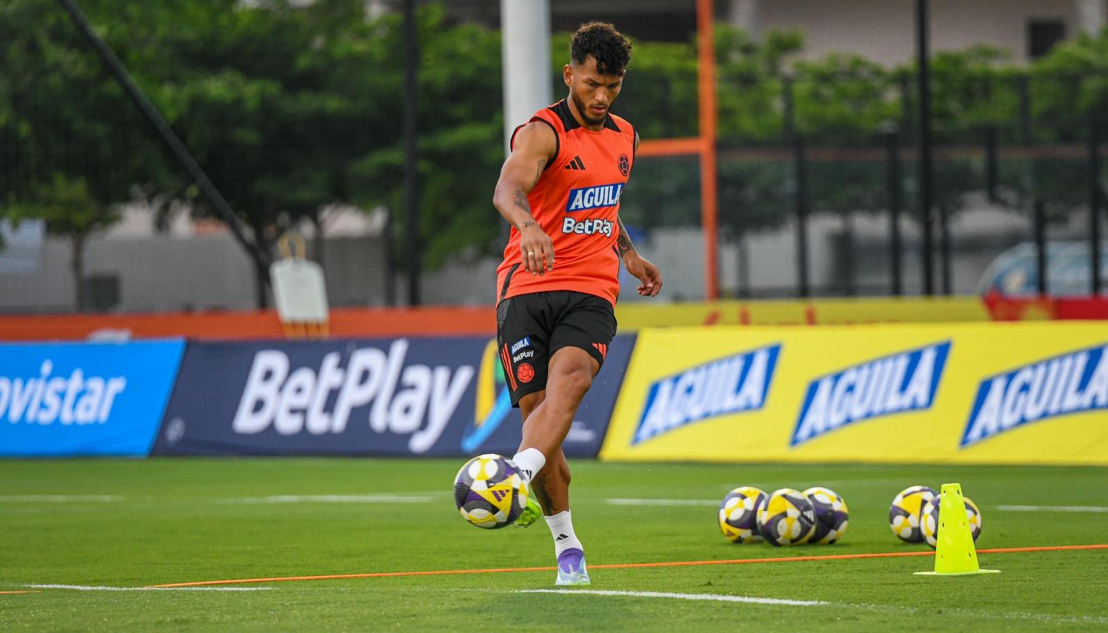 Luis Suárez tiene la posibilidad de ser inicialista contra Bolivia. 