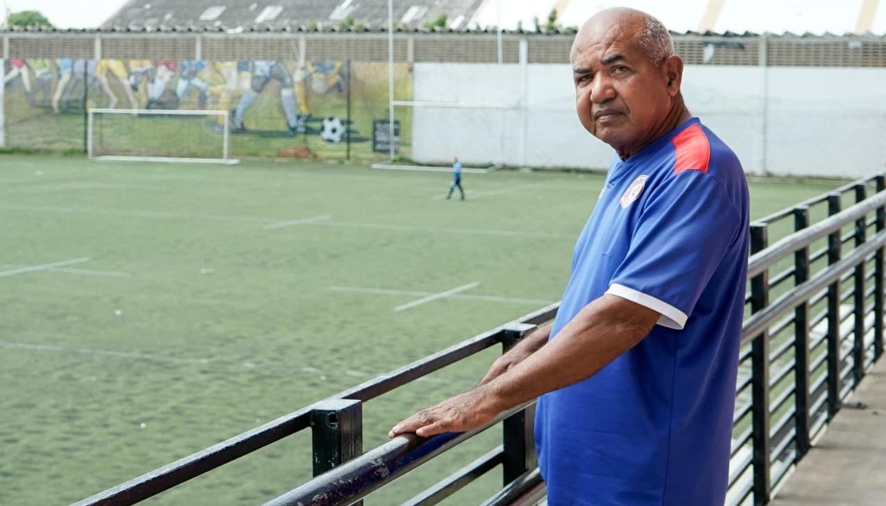 Sócrates Rodríguez en su segunda casa, el estadio Moderno Julio Torres.