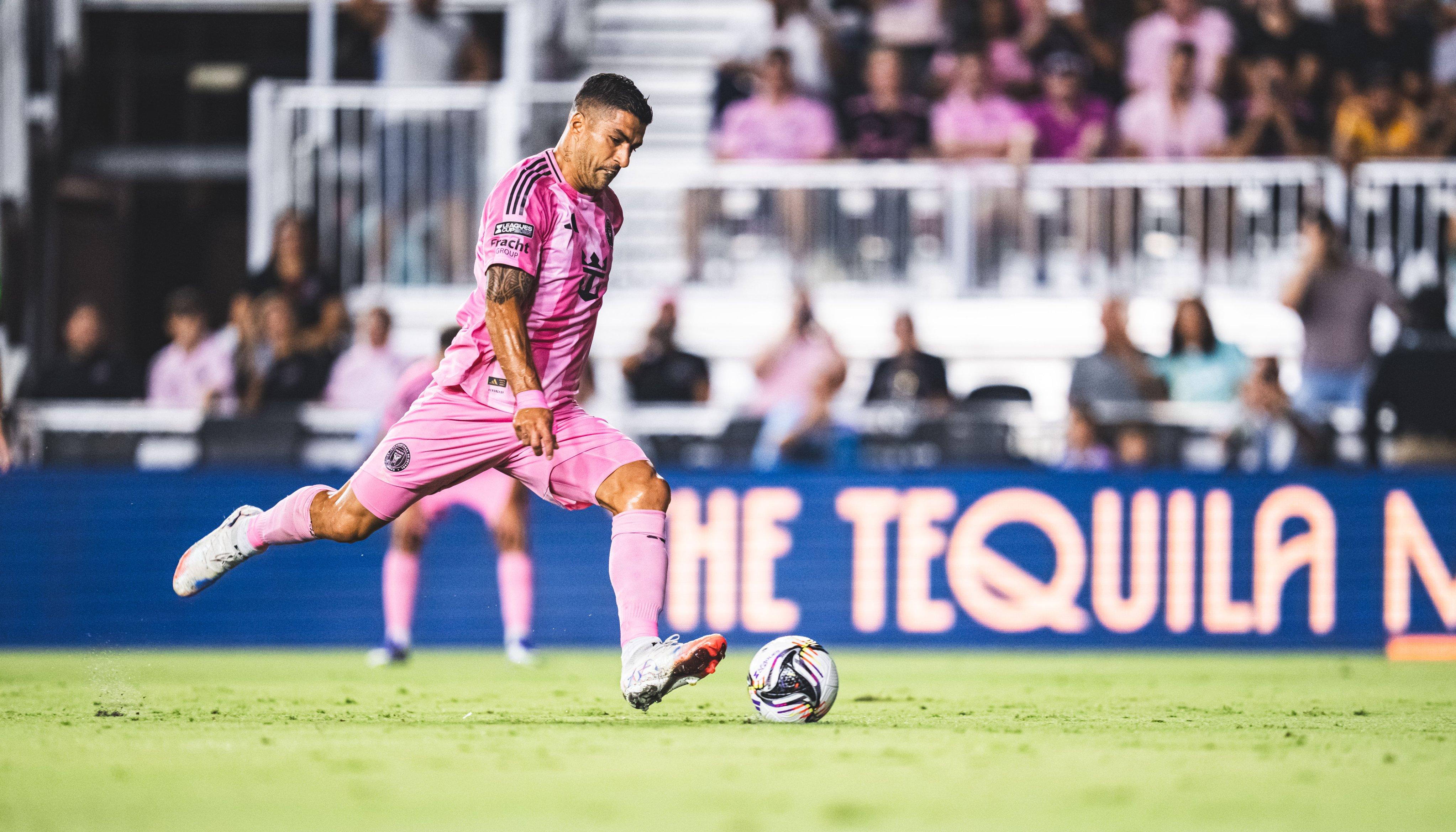 Luis Suárez se disculpó el jueves por su conducta en la final dela Leagues Cup.