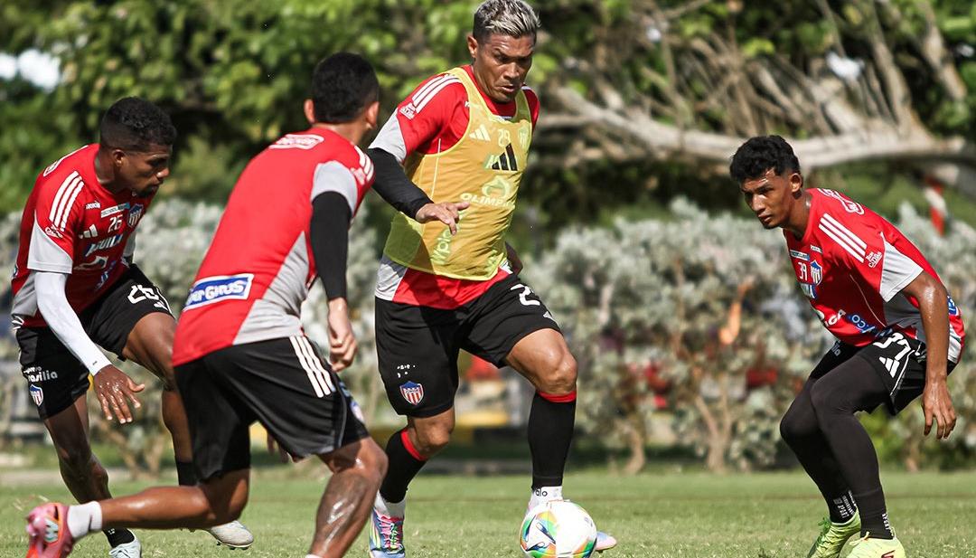 Teófilo Gutiérrez durante una práctica previa de Junior para el partido contra Pasto. 