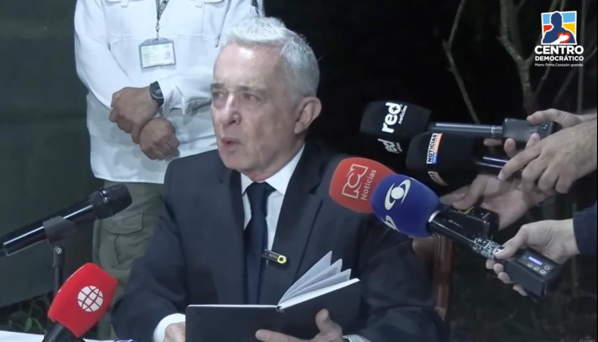 Álvaro Uribe se pronuncia sobre fallo que lo absuelve