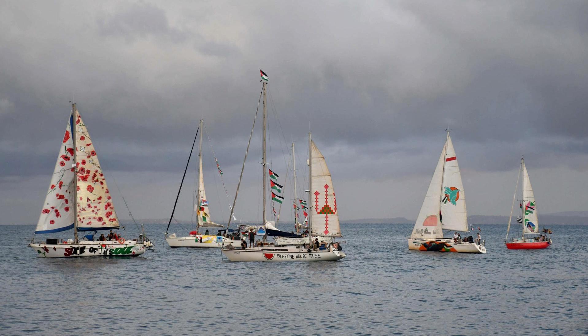 Flotilla de barcos.