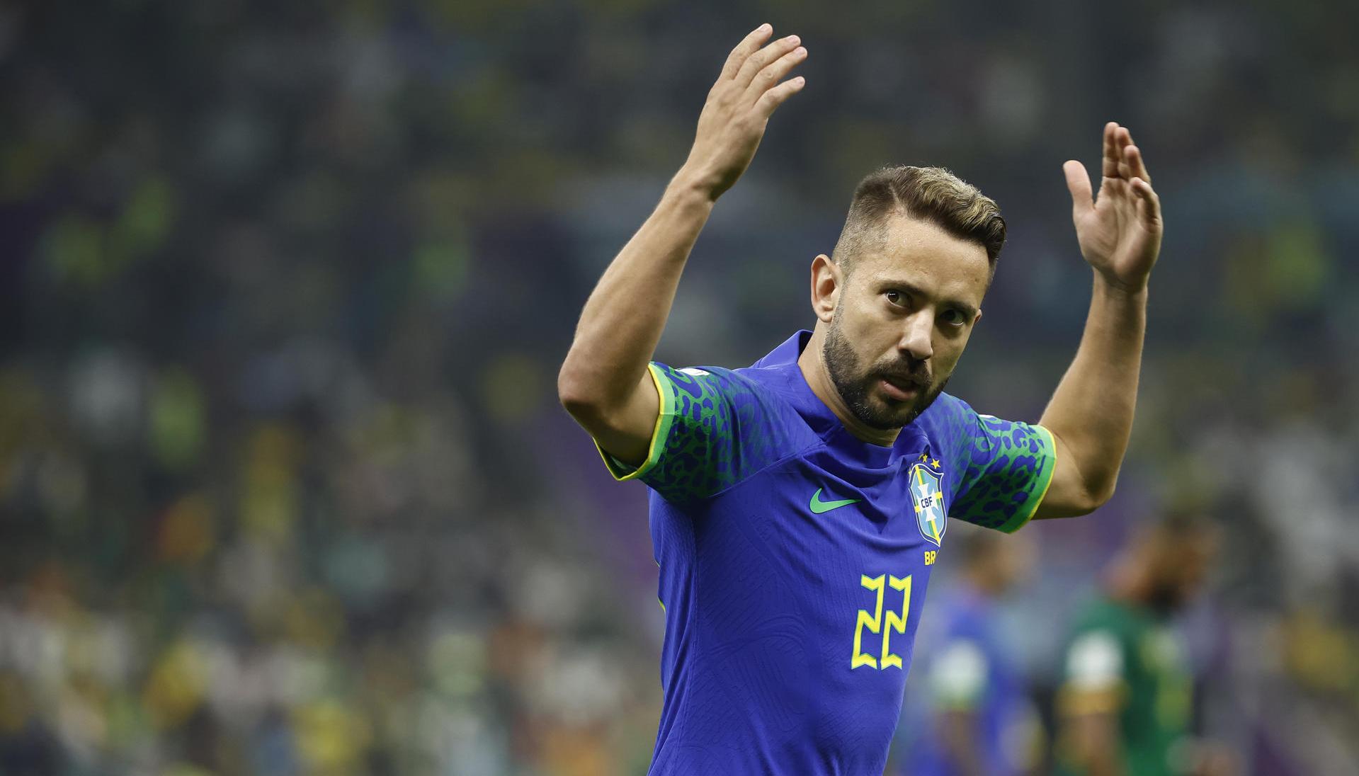 Everton Ribeiro en el Mundial 2022 con Brasil.