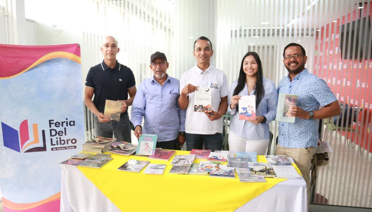 Directivos de la Feria del libro. 