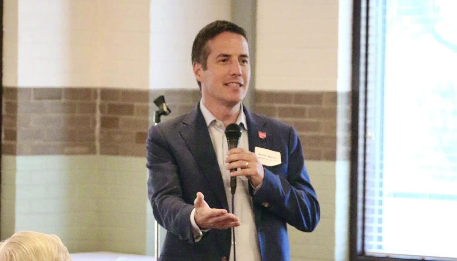 Senador estadounidense, Bernie Moreno.