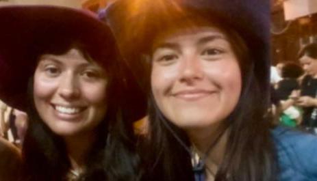 Manuela Bedoya y Luna Barreto, tripulantes de la flotilla.