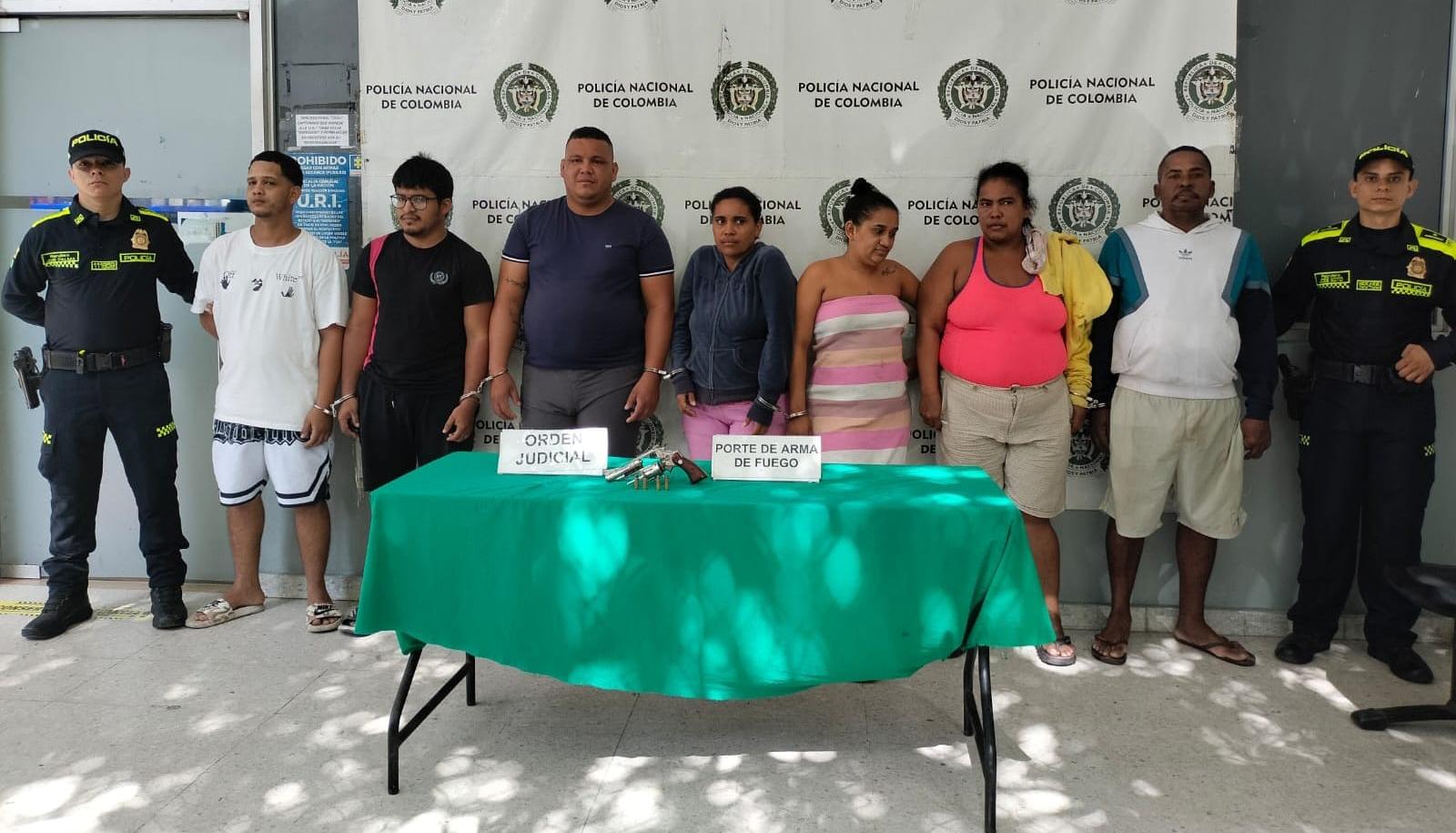 Los capturados en la URI de la Fiscalía. 