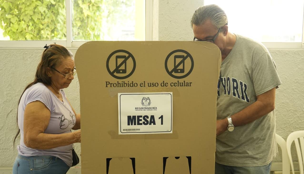 Puesto de votación de la IUB.