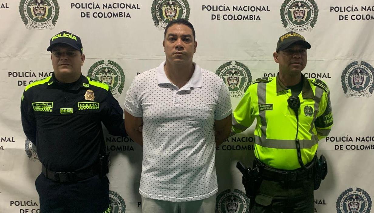 Edwin Alberto Cataño Guevara tras ser presentado por las autoridades. 