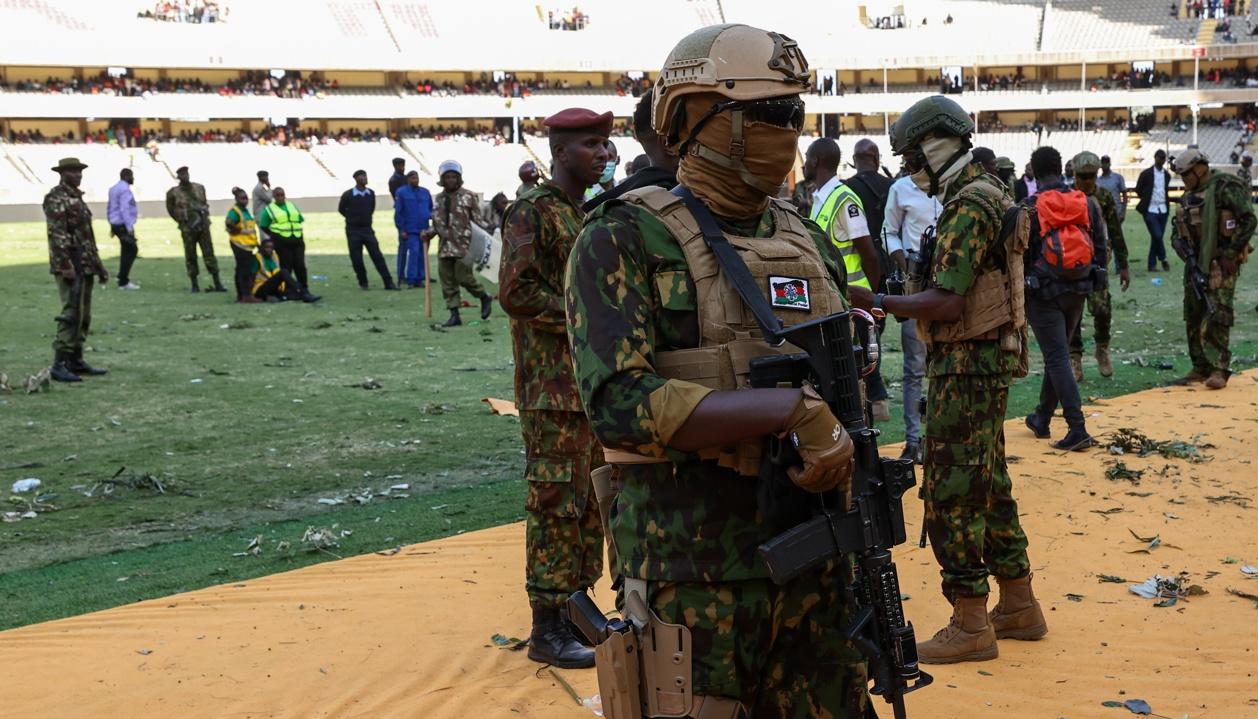 La imagen después del caos en el estadio.