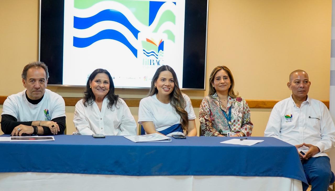 Yamid Amat, director de 'BaqArt'; Nieves Buitrago, de la Secretaría de Educación; Verónica Cantillo, Cultura del Atlántico; Katherine Castillo, de Banrepública, y Juan Ospino, secretario de Cultura del Distrito.