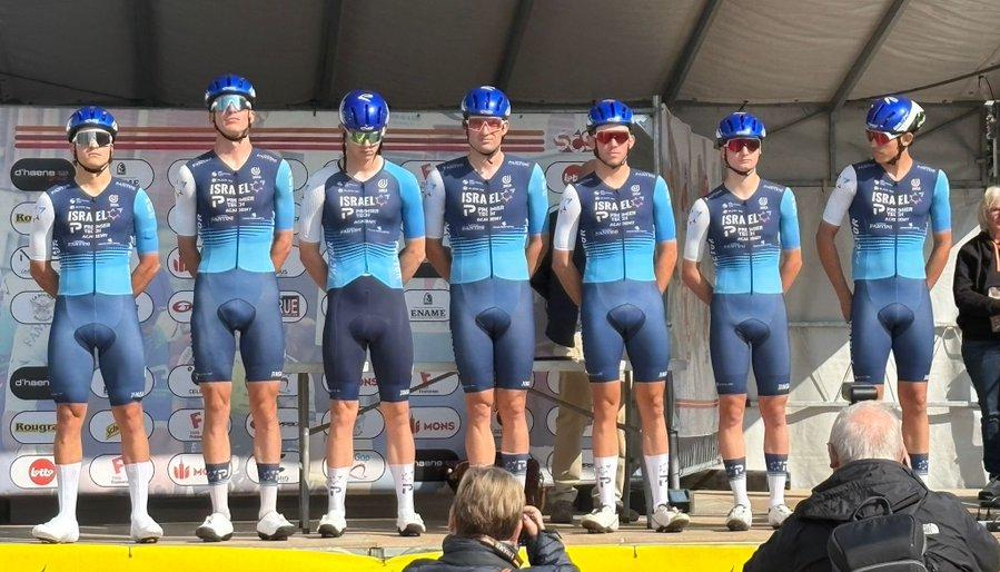 Ciclista del Israel Premier Tech.