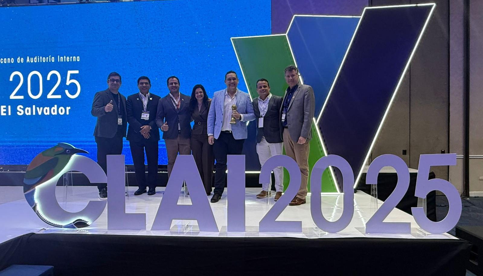 Ganadores en el Hack Audit 2025.