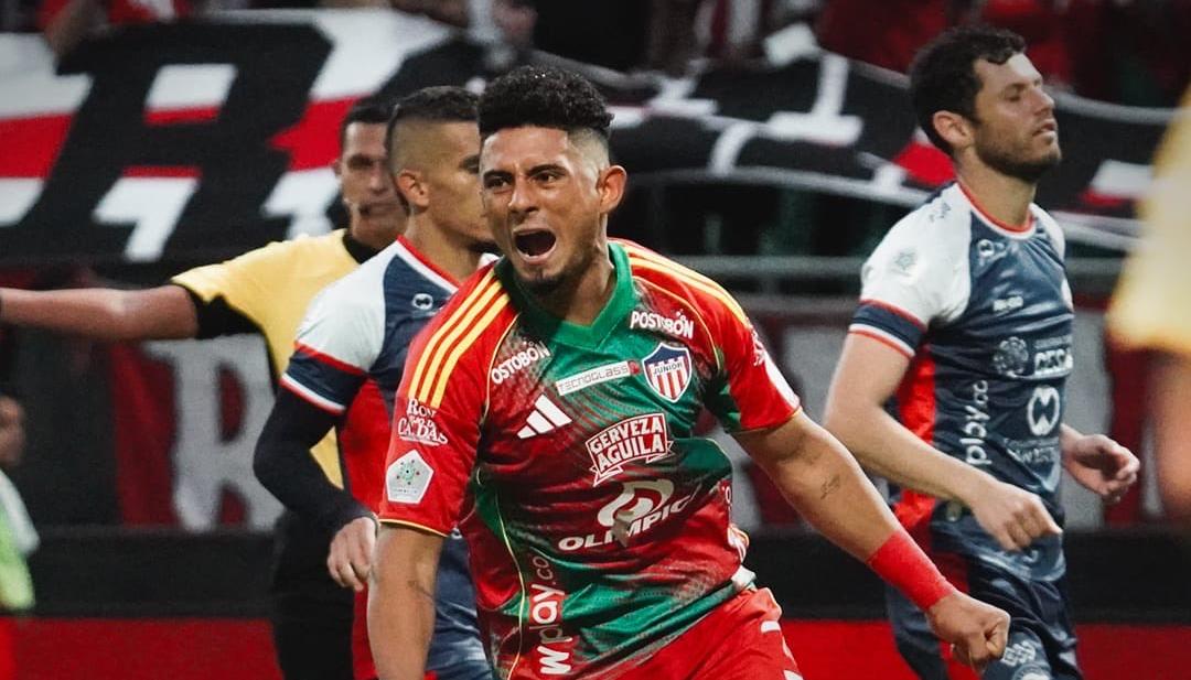 La celebración de Edwin Herrera.