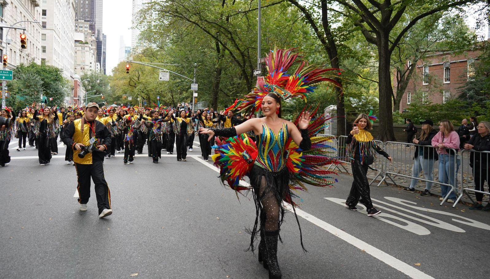 Michelle Char, reina del Carnaval de Barranquilla 2026, en el gran Desfile de la Hispanidad