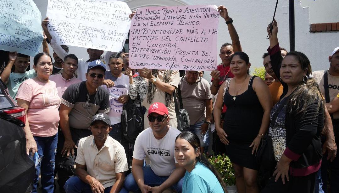 Protesta de desplazados y víctimas de Nueva Venecia, en Barranquilla.