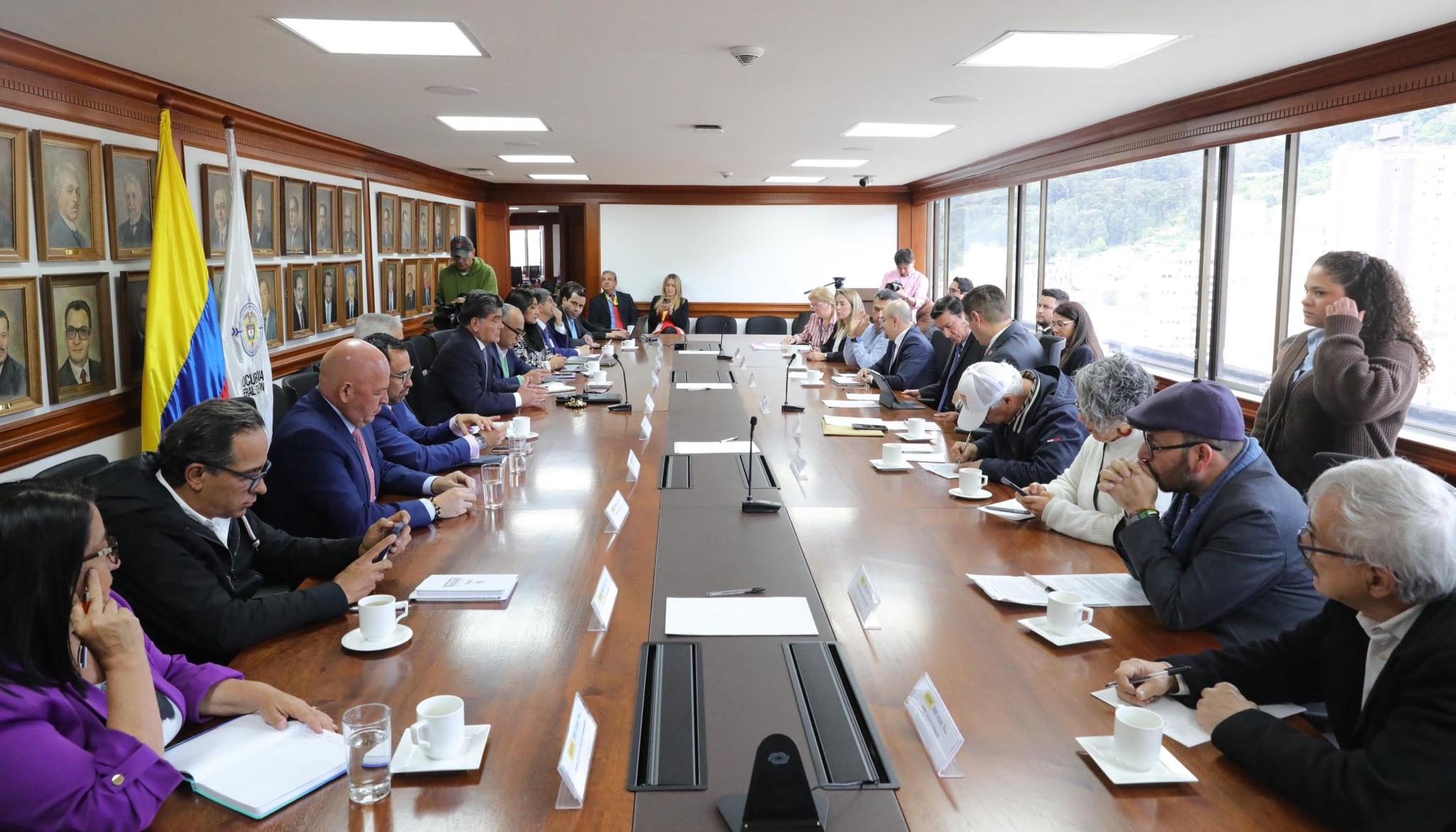 Reunión de la Comisión Nacional de Control Electoral.